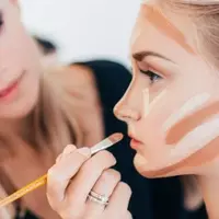 Exploring Beauty Courses: A Glittering Career in the Cosmetics Industry