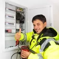 How to Become an Electrician in the UK —— A Guide to Courses and Career Pathways