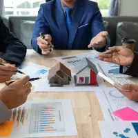 Real Estate Classes: Educational Structure, Core Topics, and Regulatory Context