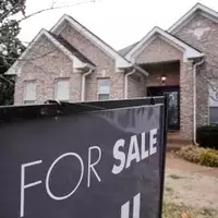 US Mortgage Rates Dip Below 6% for the First Time in Years
