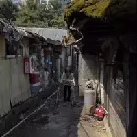Squatters' Resilience in Seoul's Affluent Gangnam