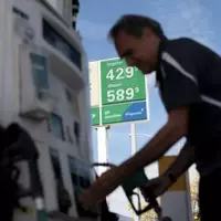 Navigating High Fuel Costs: Strategies for American Drivers